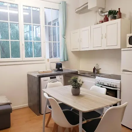 Cosy Plein Centre Апартаменты *